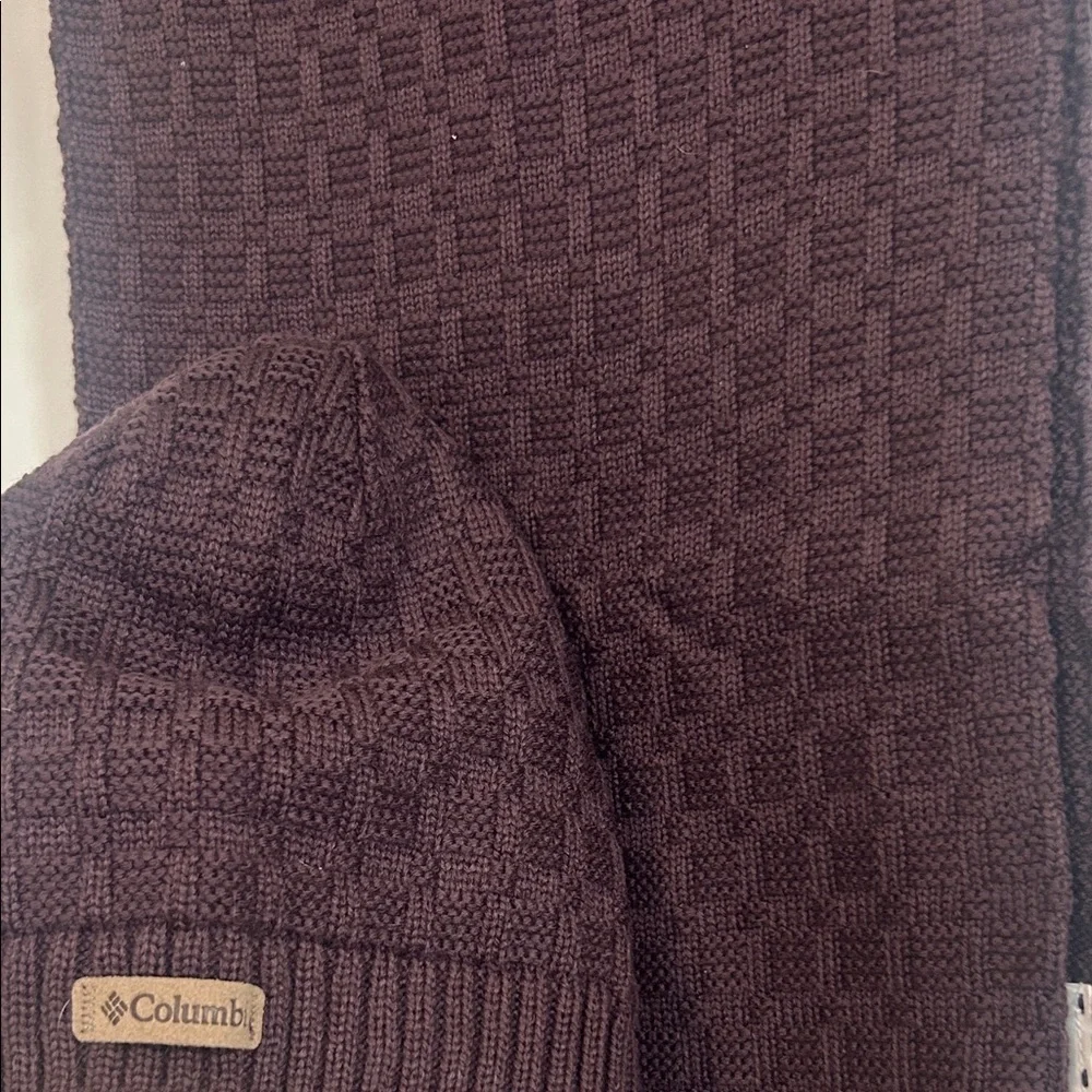 ♻️ Columbia Knit Hat and Scarf Set